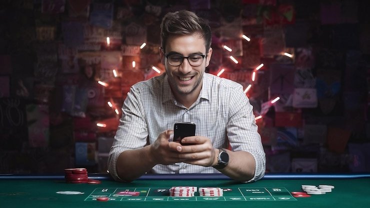 777bd game হোমপেজে মোবাইল বিনোদনের দৃশ্য